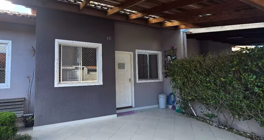 Casa de boneca, moveis, sol, plantas e segurança!