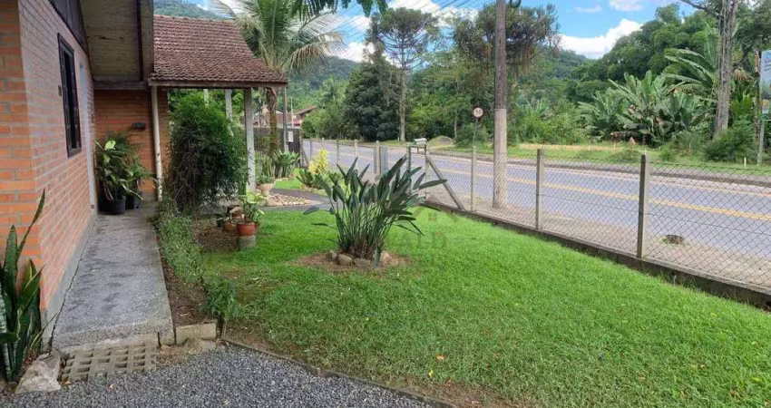 Casa com 3 dormitórios à venda, 159 m² por r$ 789.000 - centro - pomerode/sc