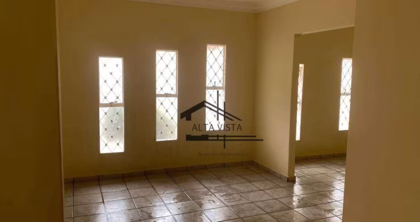 Casa com 3 dormitórios à venda, 200 m² por R$ 790.000 - Santa Mônica - Uberlândia/MG