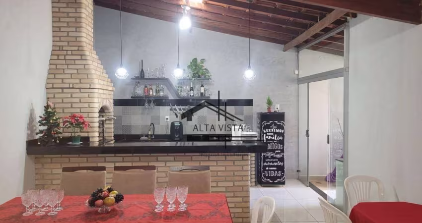 Casa com 3 dormitórios à venda, 190 m² por R$ 750.000 - Jardim Auroras - Uberlândia/MG