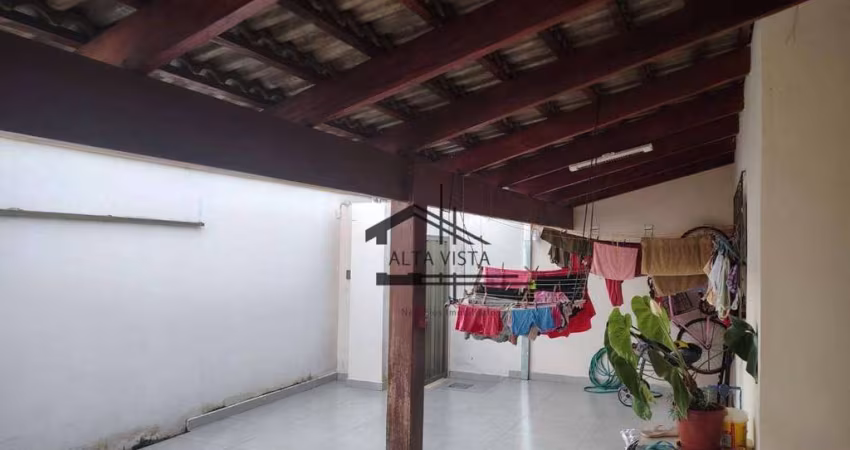 Casa com 3 dormitórios à venda, 210 m² por R$ 660.000,00 - Santa Mônica - Uberlândia/MG