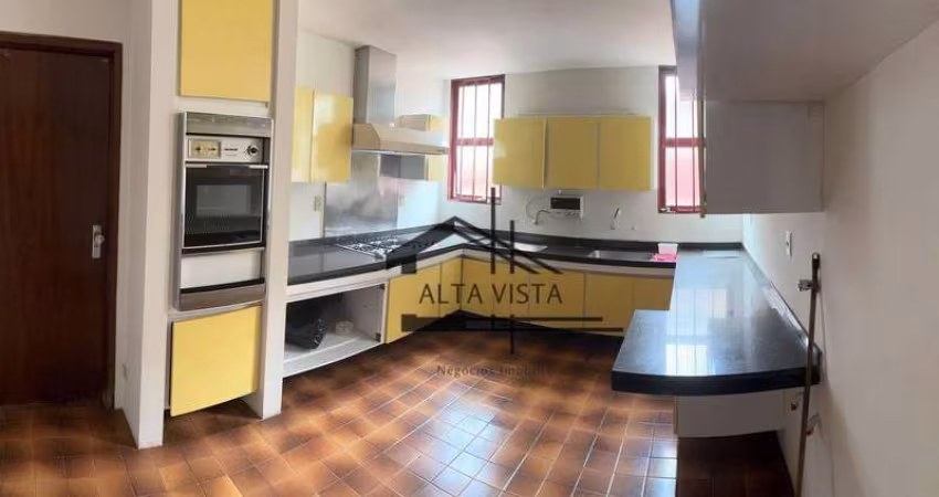 Sobrado com 6 dormitórios à venda, 364 m² por R$ 1.700.000 - Centro - Uberlândia/MG