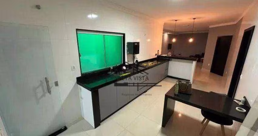 Casa com 3 dormitórios à venda, 219 m² por R$ 980.000 - Novo Mundo - Uberlândia/MG