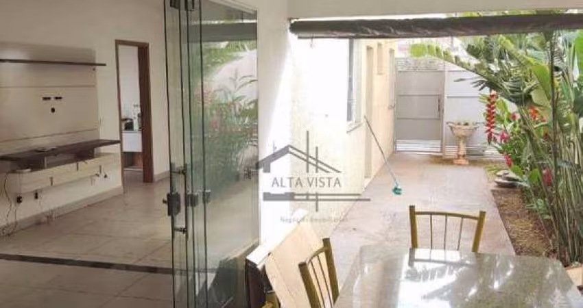 Casa com 2 dormitórios à venda, 100 m² por R$ 380.000,00 - Pacaembu - Uberlândia/MG
