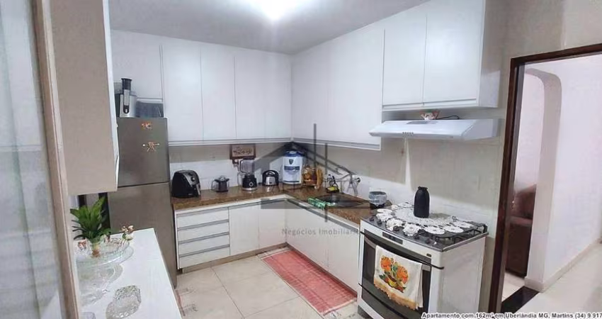 Apartamento com 3 dormitórios à venda, 142 m² por R$ 350.000 - Osvaldo Rezende - Uberlândia/MG