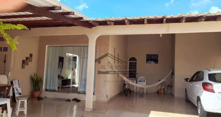 Casa com 3 dormitórios à venda, 120 m² por R$ 735.000 - Santa Mônica - Uberlândia/MG