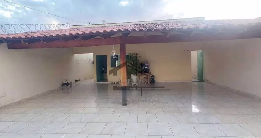 Casa com 3 dormitórios à venda, 299 m² por R$ 504.000 - Jardim Holanda - Uberlândia/MG