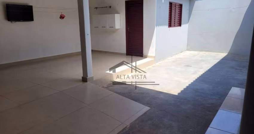 Casa com 3 dormitórios à venda, 210 m² por R$ 500.000 - Custódio Pereira - Uberlândia/MG