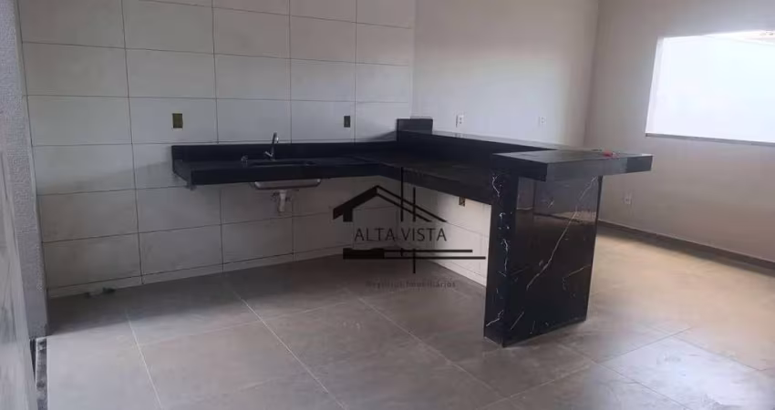 Casa com 2 dormitórios à venda, 66 m² por R$ 300.000 - Luizote de Freitas - Uberlândia/MG