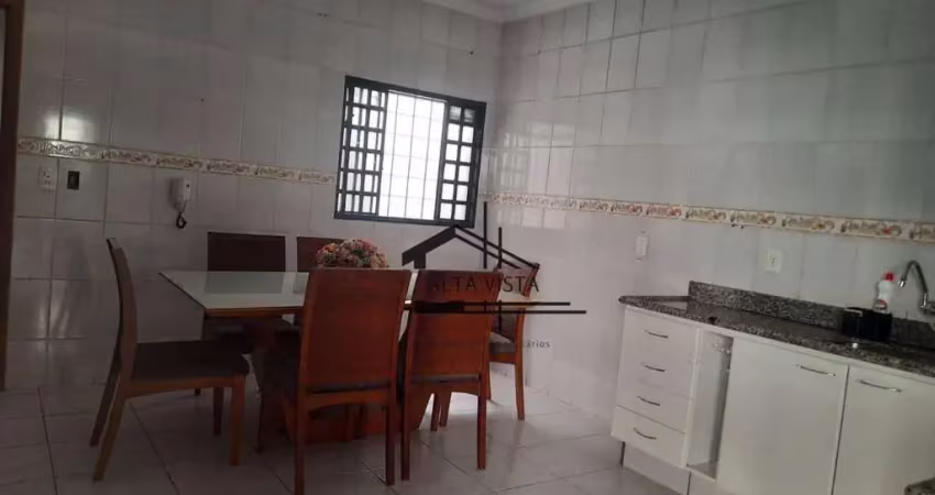 Casa com 3 dormitórios à venda, 150 m² por R$ 560.000 - Martins - Uberlândia/MG