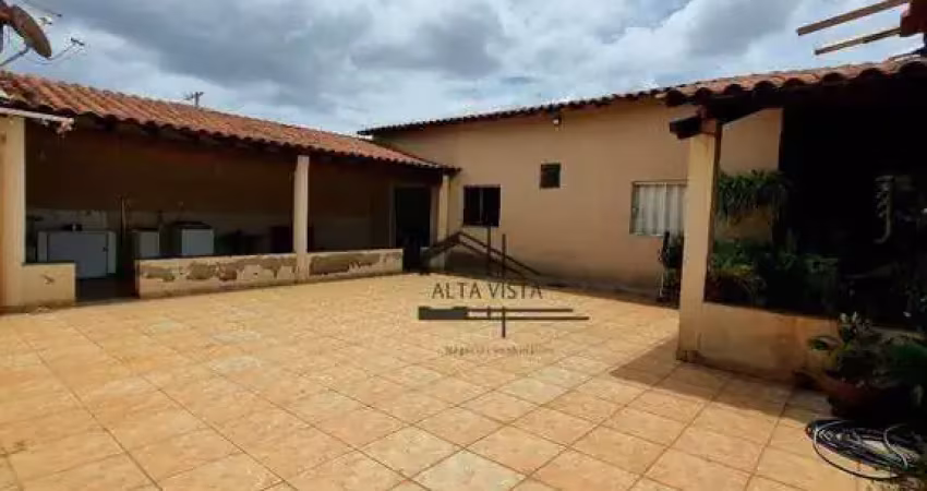 Casa com 3 dormitórios à venda, 327 m² por r$ 650.000,00 - são jorge - uberlândia/mg
