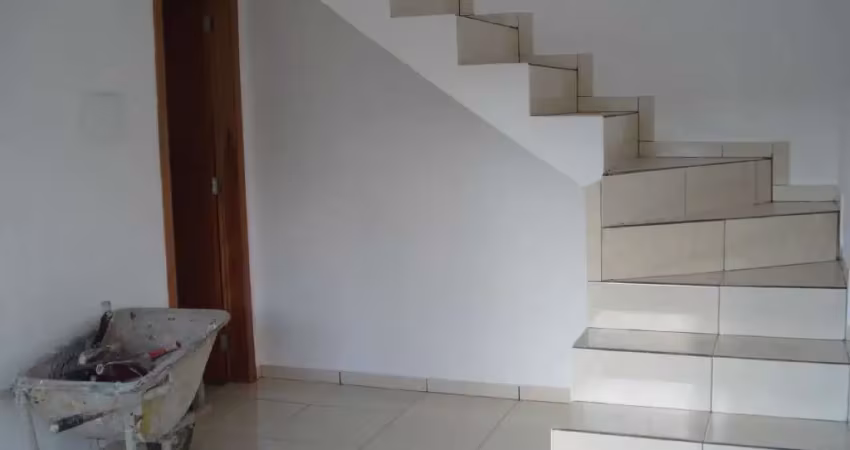 Sobrado com 2 quartos  para alugar, 90.00 m2 por r$2300.00  - pinheirinho - curitiba/pr