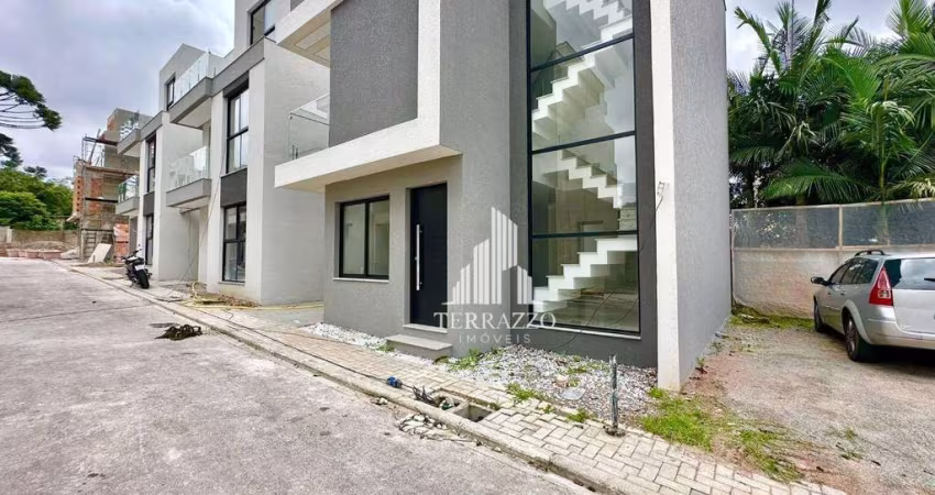 Sobrado com 3 dormitórios à venda, 132 m² por R$ 750.000,00 - Uberaba - Curitiba/PR