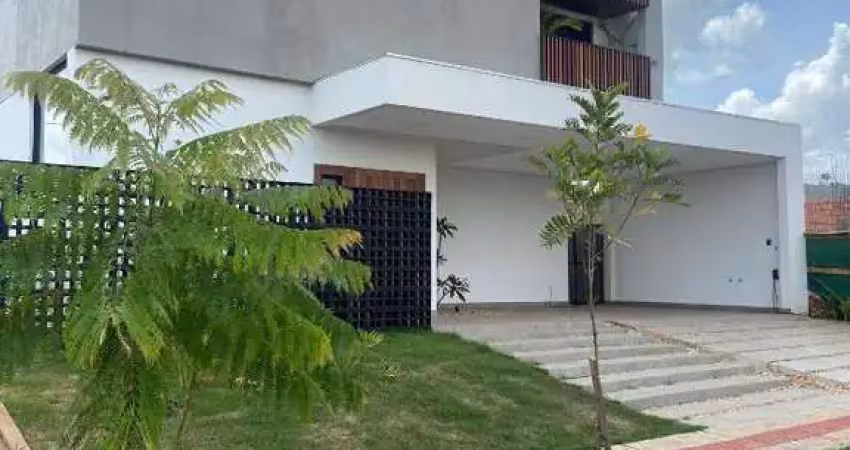 à venda! Excelente Sobrado, com suíte master e 4 vagas de garagem, com 250 m&#178; no Condomínio Golden Park 2, Londrina/Pr.