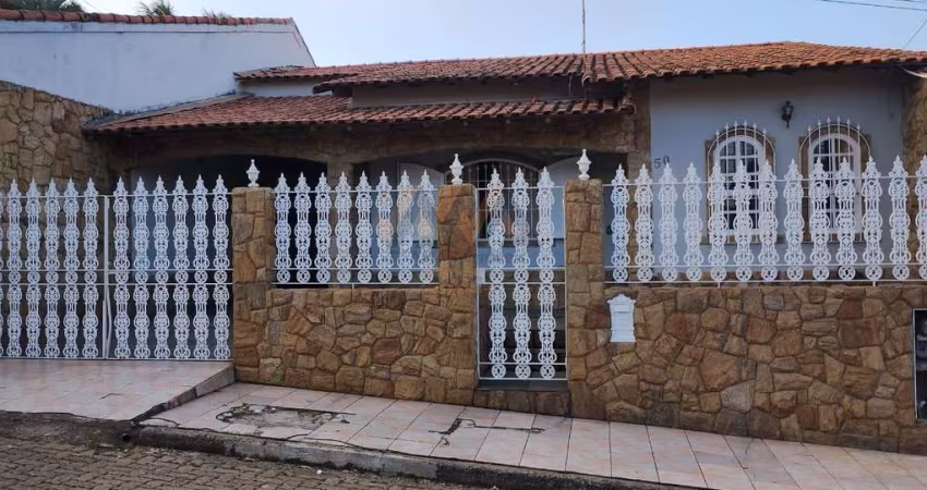 Casa para Venda em Volta Redonda, Voldac, 3 dormitórios, 1 suíte, 2 banheiros, 1 vaga