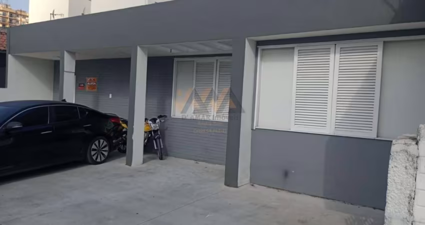 Casa para Locação em Volta Redonda, Aterrado, 3 dormitórios, 2 banheiros, 1 vaga