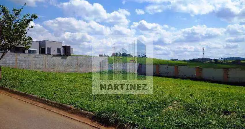 Terreno 525m², declive leve, murado, Condomínio Itatiba