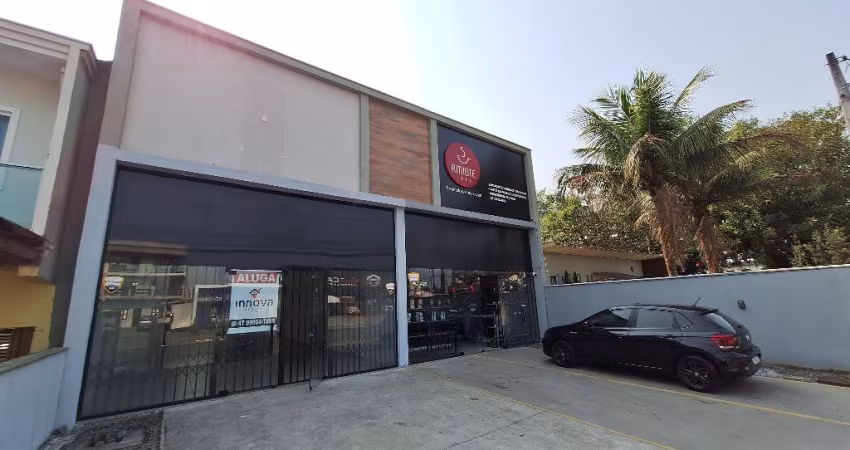 Alugo Sala Comercial Térrea com 105m2, C/ BWC,  ESTACIONAMENTO Bairro Guanabara, Joinville - SC