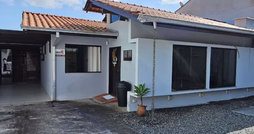 Vendo casa alvenaria  1 suite mais 2 dormitórios no bairro floresta, joinville-sc