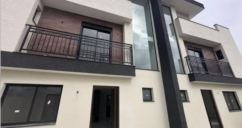 Sobrado novo no uberaba, curitiba pr, com 3 quartos  1 suíte , terraço, churrasqueira.