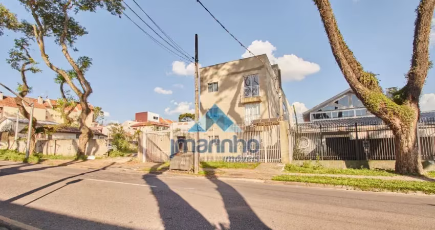Santa Quitéria – 2 Quartos, Sacada com Vaga de estacionamento. Cod. JM95