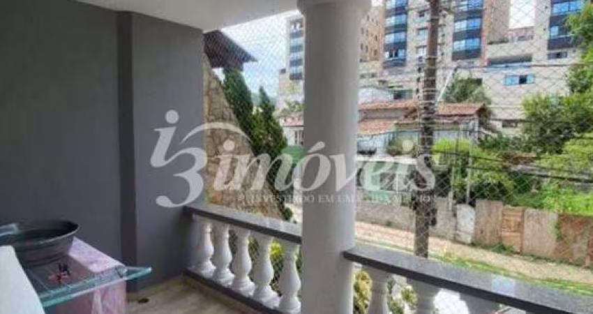 Casa semi-mobiliada com 5 dormitórios para alugar, 3 vagas - Nações - Balneário Camboriú/SC