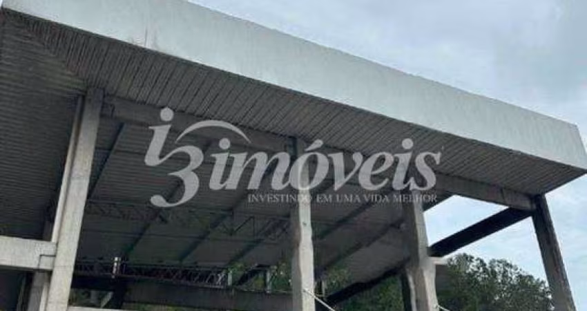 PERFEITO PARA A SUA EMPRESA, Sala EM CONSTRUÇÃO que terá  loja térrea + mezanino + 01 piso para área administrativa para locação em Balneário Camboriú