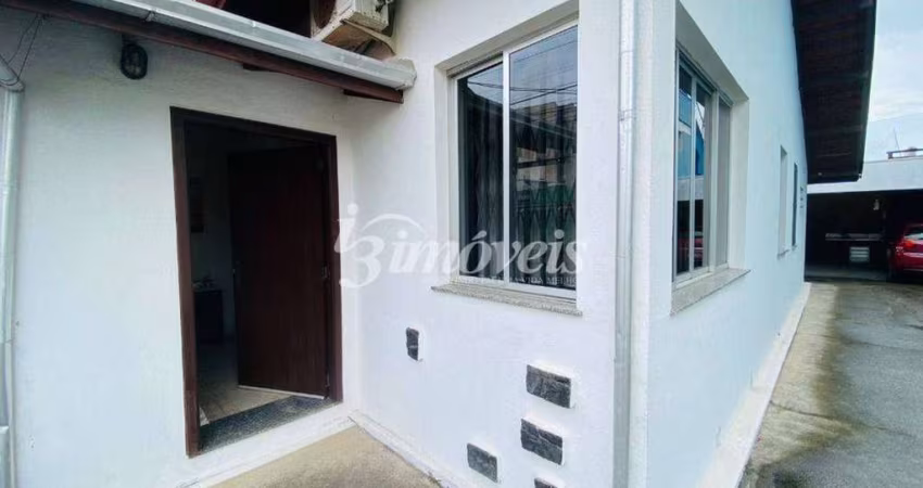 Casa comercial com 3 dormitórios para alugar, 7 vagas - Centro - Itajaí/SC
