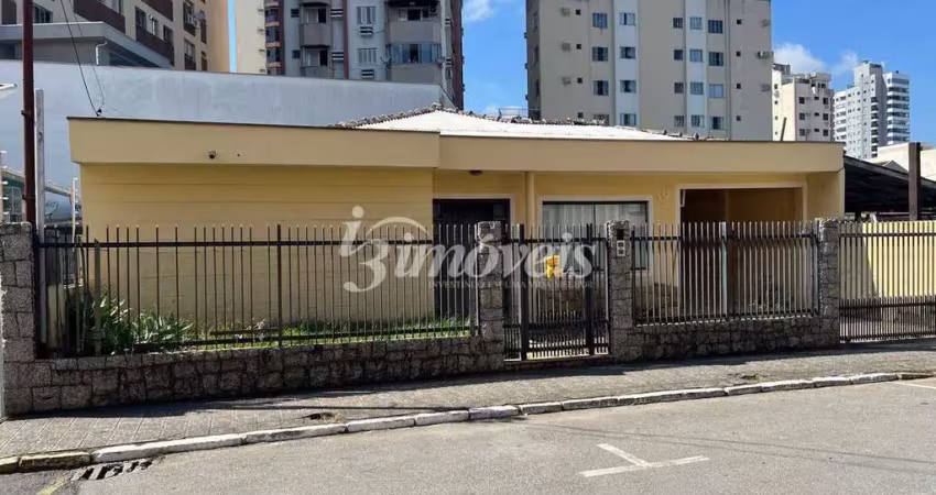 Terreno à venda na Rua Anita Garibaldi, Centro, Itajaí