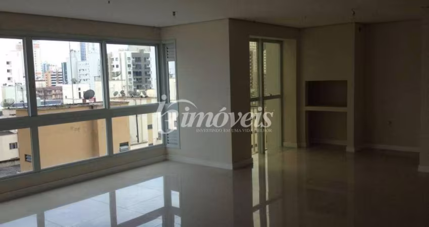 Apartamento à venda, 4 quartos sendo 2 suítes, 2 vagas, Ed. Puerto Velero, Centro, Balneário Camboriú-SC