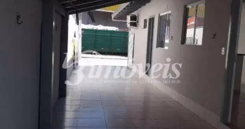 Casa à venda, 2 quartos, com amplo quintal, bairro são joão, itajaí-sc