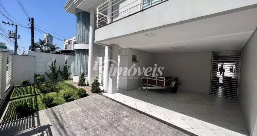 Casa à venda, averbada, 3 quartos, sendo 1 suíte com closet, 2 vagas, piscina, bairro são judas, itajaí-sc