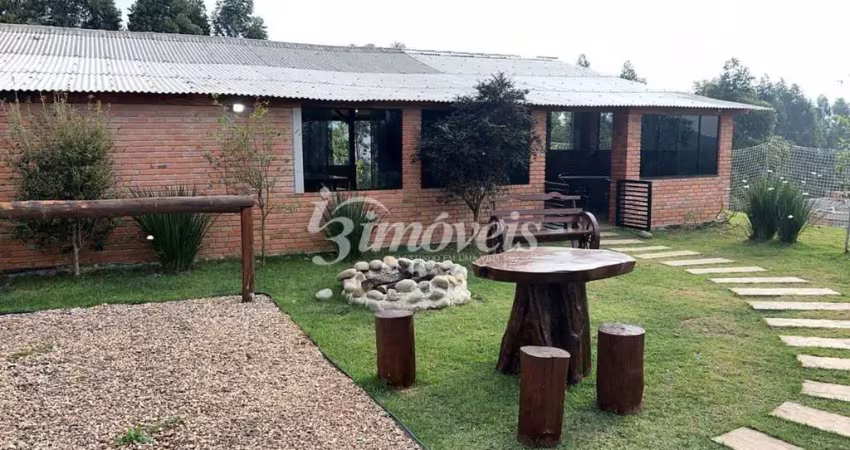 Chácara à venda, 3 quartos, espaço para festa, piscina, campo de futebol, 3 chalés - Bairro Rio do Meio, Camboriú -SC
