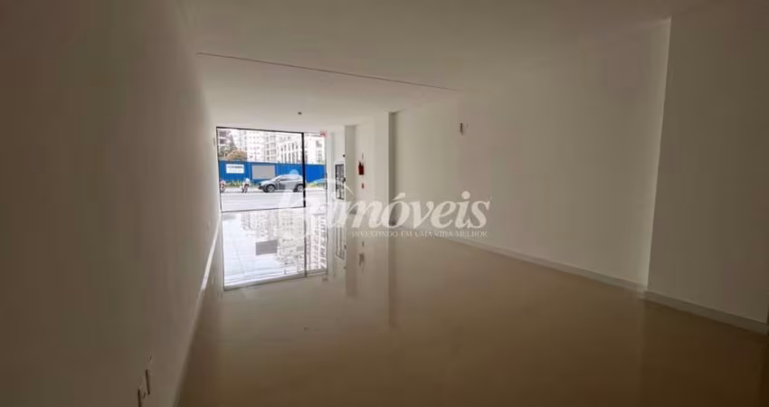 Sala / Loja, para locação anual, 86m², Bairro Canto da Praia, Itapema-SC, com grande visibilidade de quem passa.