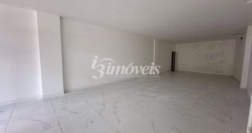 Sala / Loja, para locação anual, 89,53m² , Bairro Praia Brava, Itajaí-SC, com grande visibilidade de quem passa.