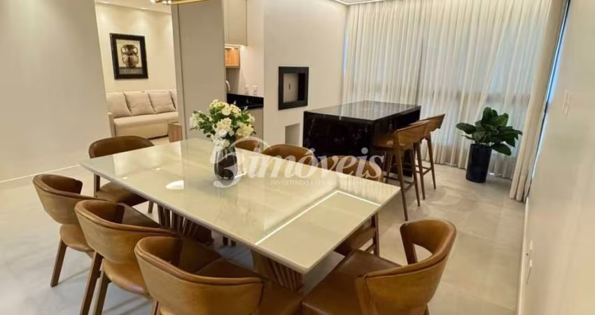 Apartamento para Locação Anual, Mobiliado, 122 m² privativos, 3 suítes, 2 vagas, Centro de Balneário Camboriú-SC.