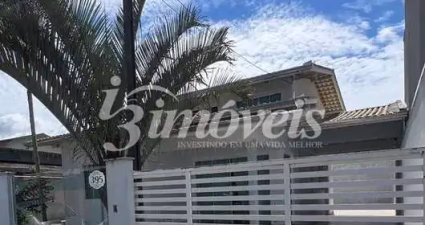 Casa á venda 3 quartos, sendo 1 suíte, 1 mezanino espaço tv, banheiro, 2 vagas de garagem,  bairro dom bosco, itajaí, sc