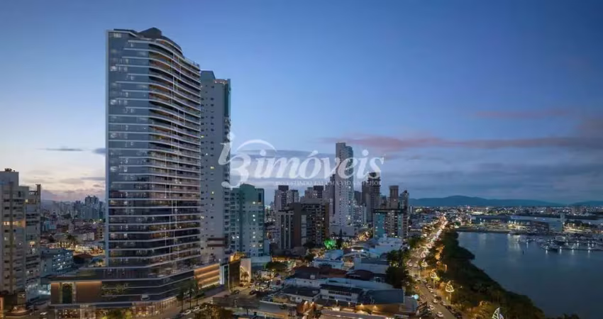 Apartamento cobertura duplex com piscina à venda, possui 5 suítes e 5 vagas privativas, Bairro Fazenda, Itajaí
