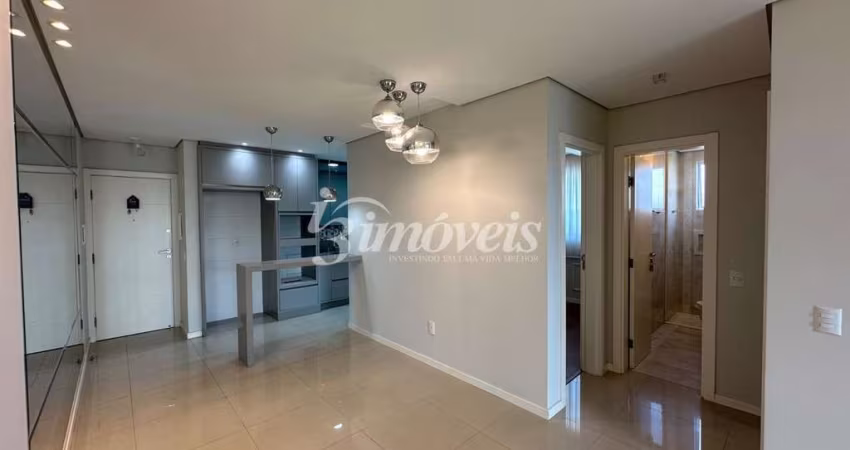Apartamento para locação anual, semimobiliado, decorado e equipado, com 2 quartos (sendo uma suíte), 2 vagas de garagem, Residencial Montmarte , no bairro São João, Itajaí-SC