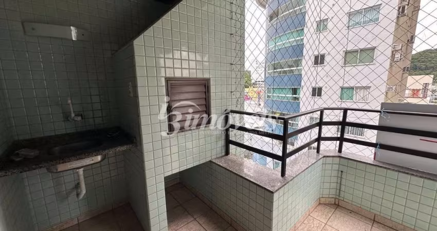 Apartamento para locação anual, 2 quartos, 1 dependência, 1 vaga de garagem, no bairro Pioneiros, Balneário Camboriú-SC