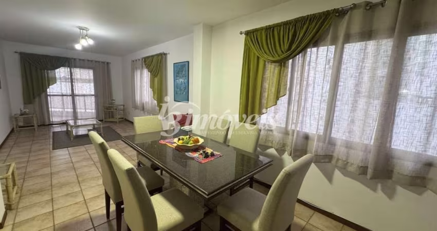 Apartamento para locação anual mobiliado, com 3 dormitórios ( sendo uma suíte), 2 vagas de garagem privativas, Edifício Orlando José,no bairro Centro, Balneário Camboriú-SC