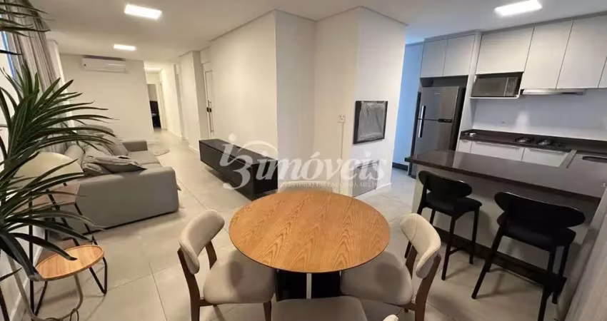 Apartamento para locação anual, mobiliado e equipado, com 2 quartos (sendo duas suítes), 2 vagas de garagem privativas, Edifício Granada, no bairro Centro, Balneário Camboriú-SC
