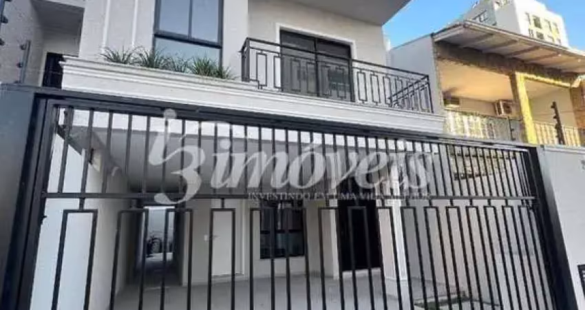 Grandjean - sobrado a venda com 3 quartos, sendo 3 suítes, 2 vagas no centro de itajaí - sc.
