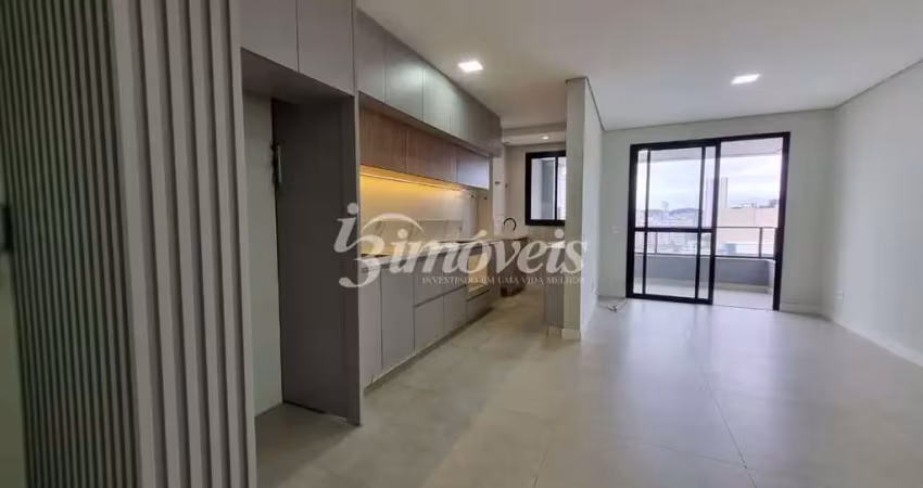 Apartamento para locação anual, semimobiliado, com 3 quartos (sendo uma suíte), 2 vagas de garagem, essenza residencial, no bairro centro, itajaí-sc