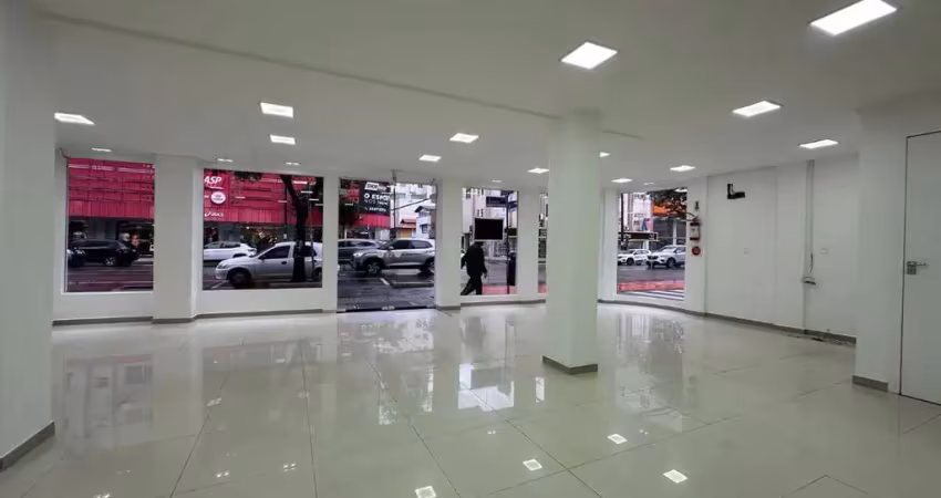 Sala / loja, para locação anual na 3ª avenida de esquina, 122,81m² ,bairro centro , balneário camboriú-sc, com grande visibilidade de quem passa.