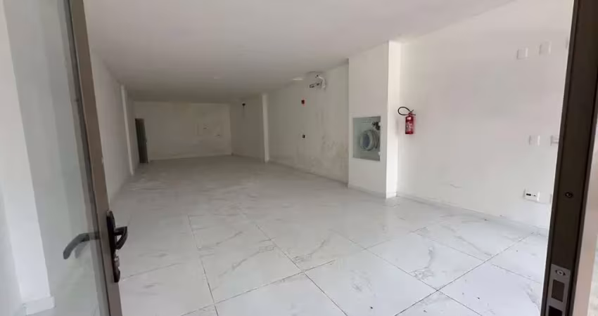Sala / loja, para locação anual, 89,53m² , bairro praia brava, itajaí-sc, com grande visibilidade de quem passa.