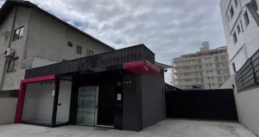 Perfeito para a sua empresa, sala para locação anual na praia brava em itajai/sc com grande visibilidade de quem passa.
