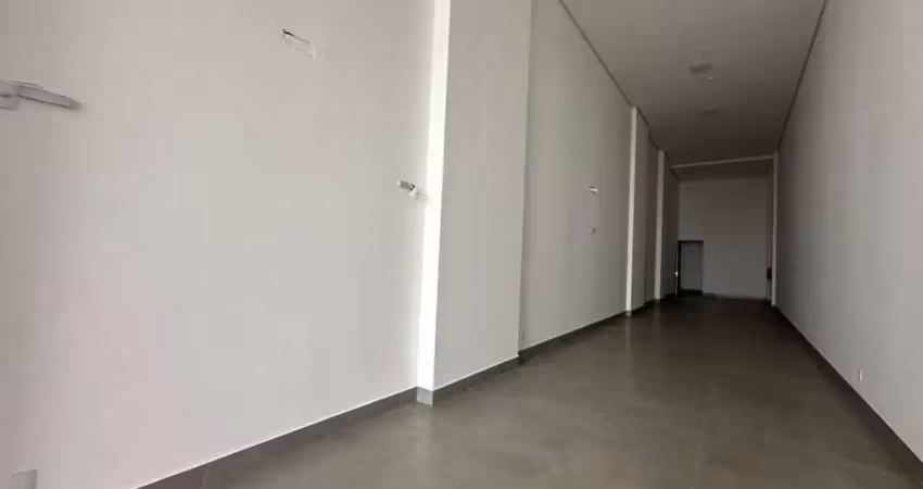 Sala / loja, para locação anual, 104,78m², bairro canto da praia, porto belo-sc, com grande visibilidade de quem passa.