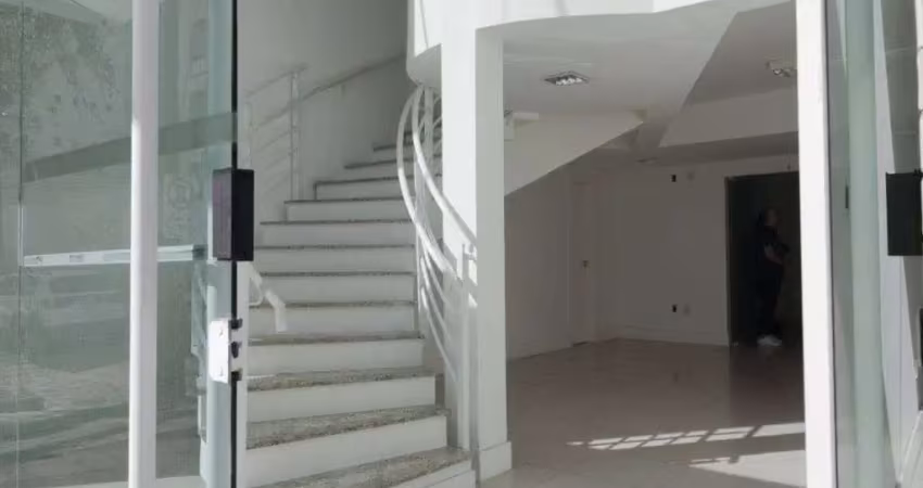 Perfeito para a sua empresa, prédio comercial para locação na barra norte de balneário camboriú/sc com grande visibilidade de quem passa.