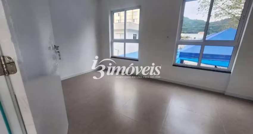 Apartamento para locação anual semimobiliado, com 1 quarto grande, 1 vaga de garagem, no bairro fazenda, itajaí-sc